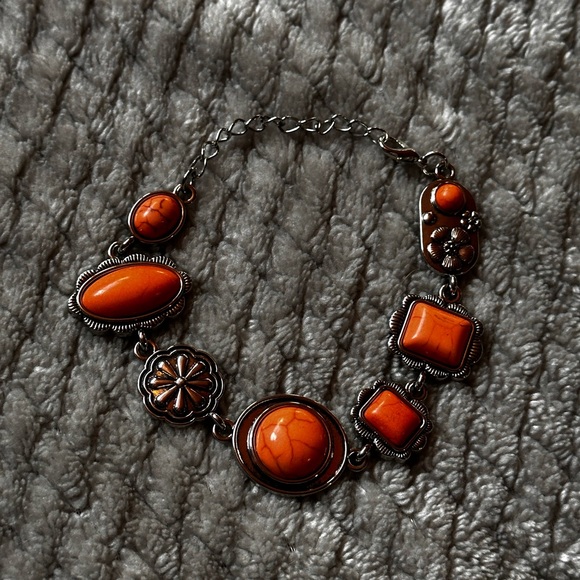 🎄 NEW Paparazzi Jewelry Orange Stone with Flowers Silver Bracelet - Picture 1 of 5